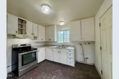 1035 SW I Street, Grants Pass, OR 97526 - Photo 3