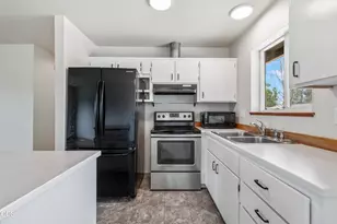 2943 SW Pumice Pl, Redmond, OR 97756 - Photo 7