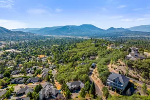 1921 NW Crown St, Grants Pass, OR 97526 - Photo 31