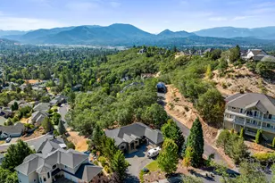 1921 NW Crown St, Grants Pass, OR 97526 - Photo 27