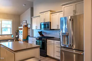 63836 Wellington St, Bend, OR 97701 - Photo 3