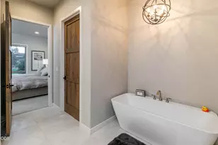 20339 SE Jack Benny Loop, Bend, OR 97702 - Photo 11