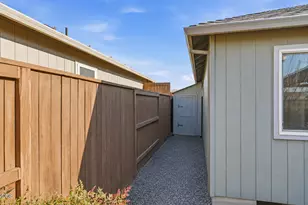 3229 Pecan Ct, Medford, OR 97504 - Photo 35
