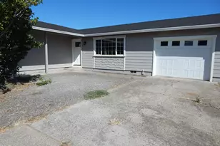 8222 Division Rd, White City, OR 97503 - Photo 21
