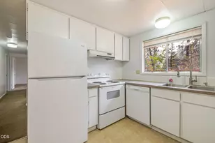 60866 Granite Dr, Bend, OR 97702 - Photo 11