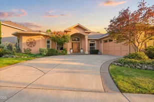 3716 Sherwood Park Dr, Medford, OR 97504 - Photo 1
