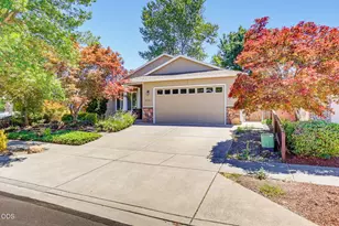 1007 Highbury Dr, Medford, OR 97501 - Photo 1