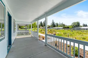 1407 Fruitdale Dr, Grants Pass, OR 97527 - Photo 5