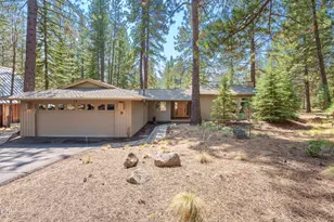 17842 Mt Hood Ln, Sunriver, OR 97707 - Photo 3