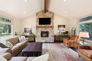 17842 Mt Hood Ln, Sunriver, OR 97707 - Photo 7