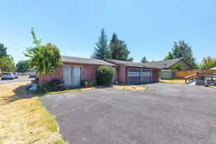 1405 Willow Ln, Grants Pass, OR 97527 - Photo 27