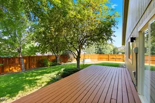 62815 Snowcap Ct, Bend, OR 97701 - Photo 17