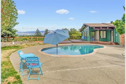 2076 Jasmine Avenue, Medford, OR 97501 - Photo 23