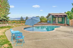 2076 Jasmine Ave, Medford, OR 97501 - Photo 23