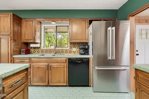 2076 Jasmine Ave, Medford, OR 97501 - Photo 9