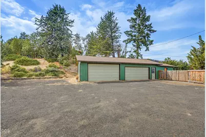 2076 Jasmine Avenue, Medford, OR 97501 - Photo 45