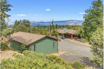 2076 Jasmine Avenue, Medford, OR 97501 - Photo 21