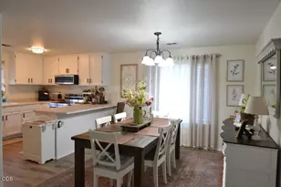 450 St Clair Way, Eagle Point, OR 97524 - Photo 9