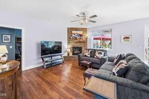 61316 Brianne Pl, Bend, OR 97702 - Photo 11