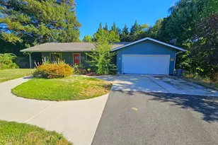 533 NW Midland Ave, Grants Pass, OR 97526 - Photo 1