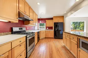 2137 E Jackson St, Medford, OR 97504 - Photo 21