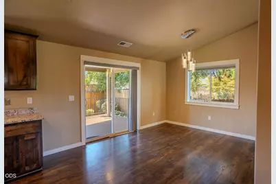 2196 Crestbrook Road, Medford, OR 97504 - Photo 15