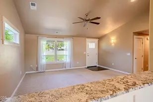 2196 Crestbrook Rd, Medford, OR 97504 - Photo 7
