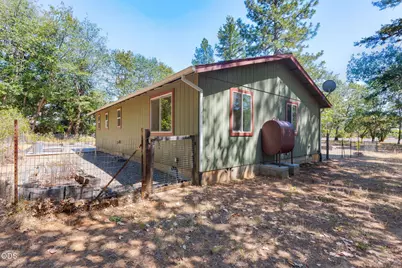 560 Schumacher Street, Cave Junction, OR 97523 - Photo 31