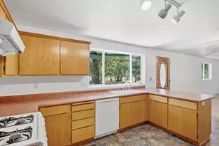 560 Schumacher St, Cave Junction, OR 97523 - Photo 7