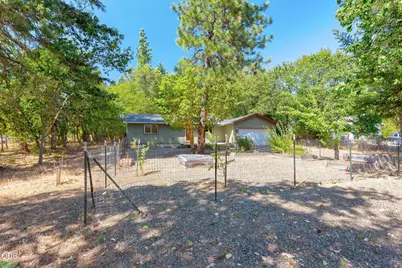 560 Schumacher Street, Cave Junction, OR 97523 - Photo 33