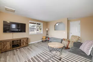 136 SE G St, Madras, OR 97741 - Photo 3