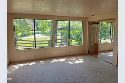 1340 Dowell Road, Grants Pass, OR 97527 - Photo 15