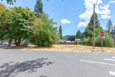 202 Arbor Street, Rogue River, OR 97537 - Photo 11