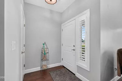 453 S Haskell Street, Central Point, OR 97502 - Photo 3