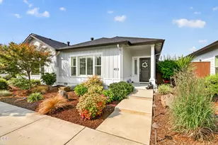 453 S Haskell St, Central Point, OR 97502 - Photo 1