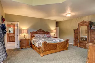 9530 S F Little Butte Rd, Eagle Point, OR 97524 - Photo 43