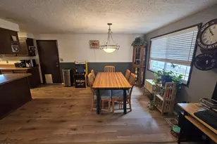 1158 Douglas St, Medford, OR 97501 - Photo 7