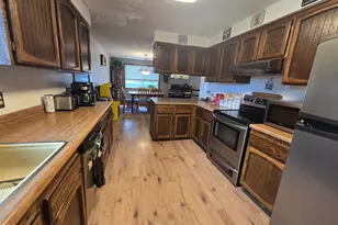 1158 Douglas St, Medford, OR 97501 - Photo 11