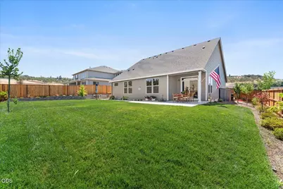 1516 Poppy Ridge Drive, Eagle Point, OR 97524 - Photo 9