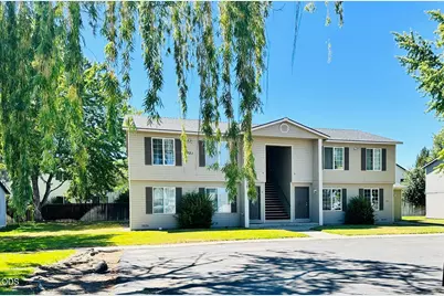 351 NW 17th Street, Redmond, OR 97756 - Photo 1