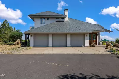 59641 Calgary Loop, Bend, OR 97702 - Photo 7