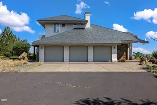 59641 Calgary Loop, Bend, OR 97702 - Photo 7