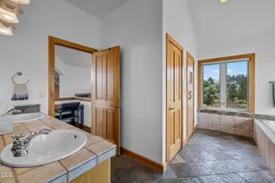 59641 Calgary Loop, Bend, OR 97702 - Photo 35