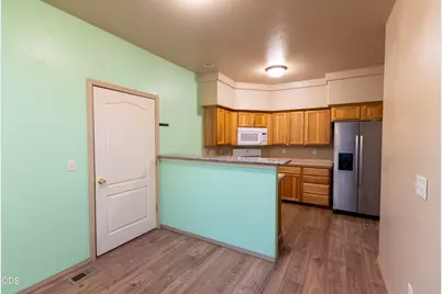 374 NW 25th Street, Redmond, OR 97756 - Photo 11