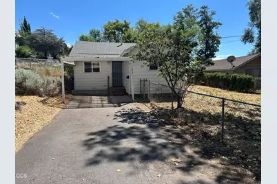 109 S Laguna Street, Klamath Falls, OR 97601 - Photo 1