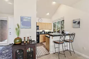10614 Village Loop, Redmond, OR 97756 - Photo 9