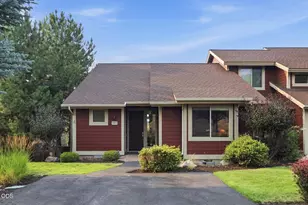 10614 Village Loop, Redmond, OR 97756 - Photo 1
