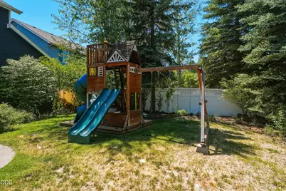 2048 NE Cradle Mountain Way, Bend, OR 97701 - Photo 55