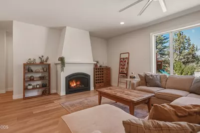 2048 NE Cradle Mountain Way, Bend, OR 97701 - Photo 5