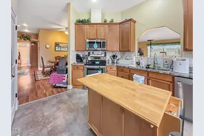 3737 NW Oak Avenue, Redmond, OR 97756 - Photo 9